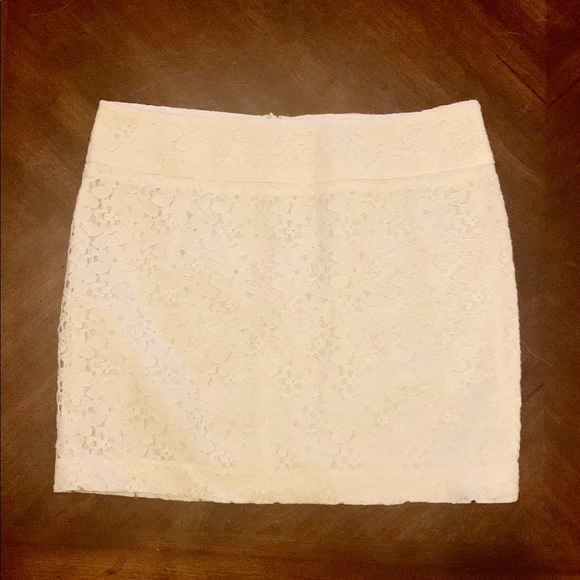 White Lace skirt - Picture 1 of 7